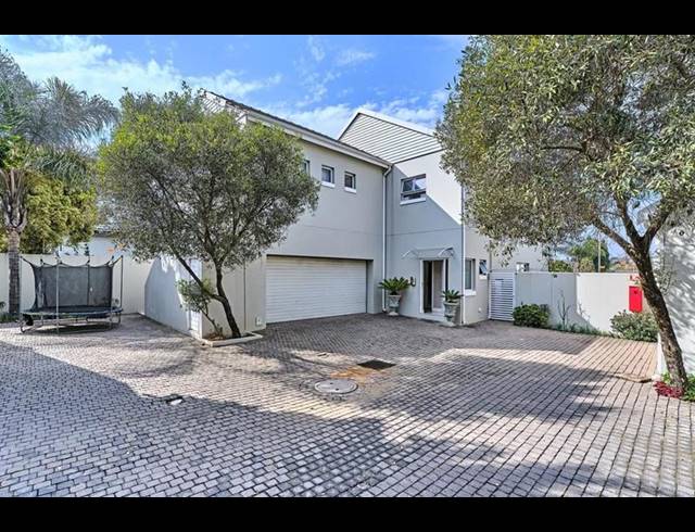 3 BEDROOM PROPERTY TO RENT IN OAKLANDS